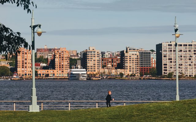 Runner on the Hudson River Greenway